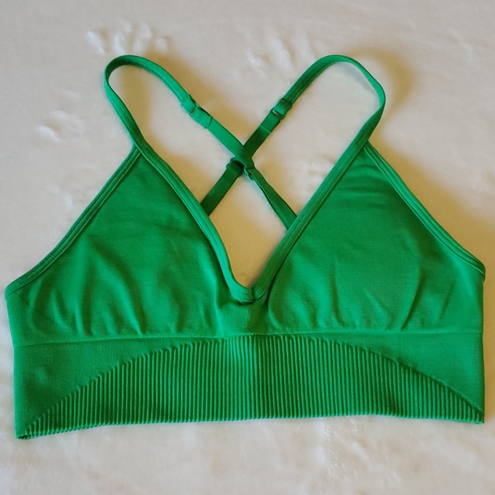 Lululemon sports bra size 8
